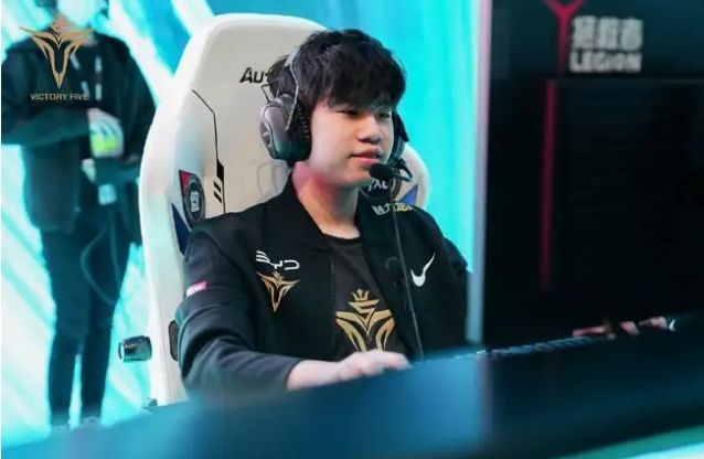 曾预料到他 曾预料到他