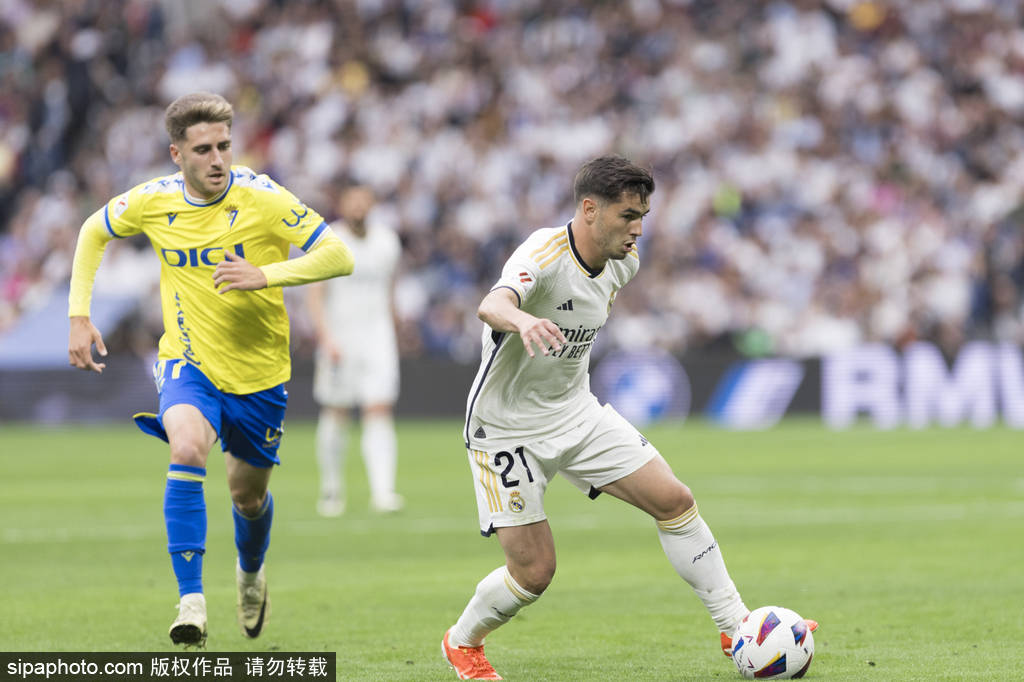 却通过两队 却通过两队